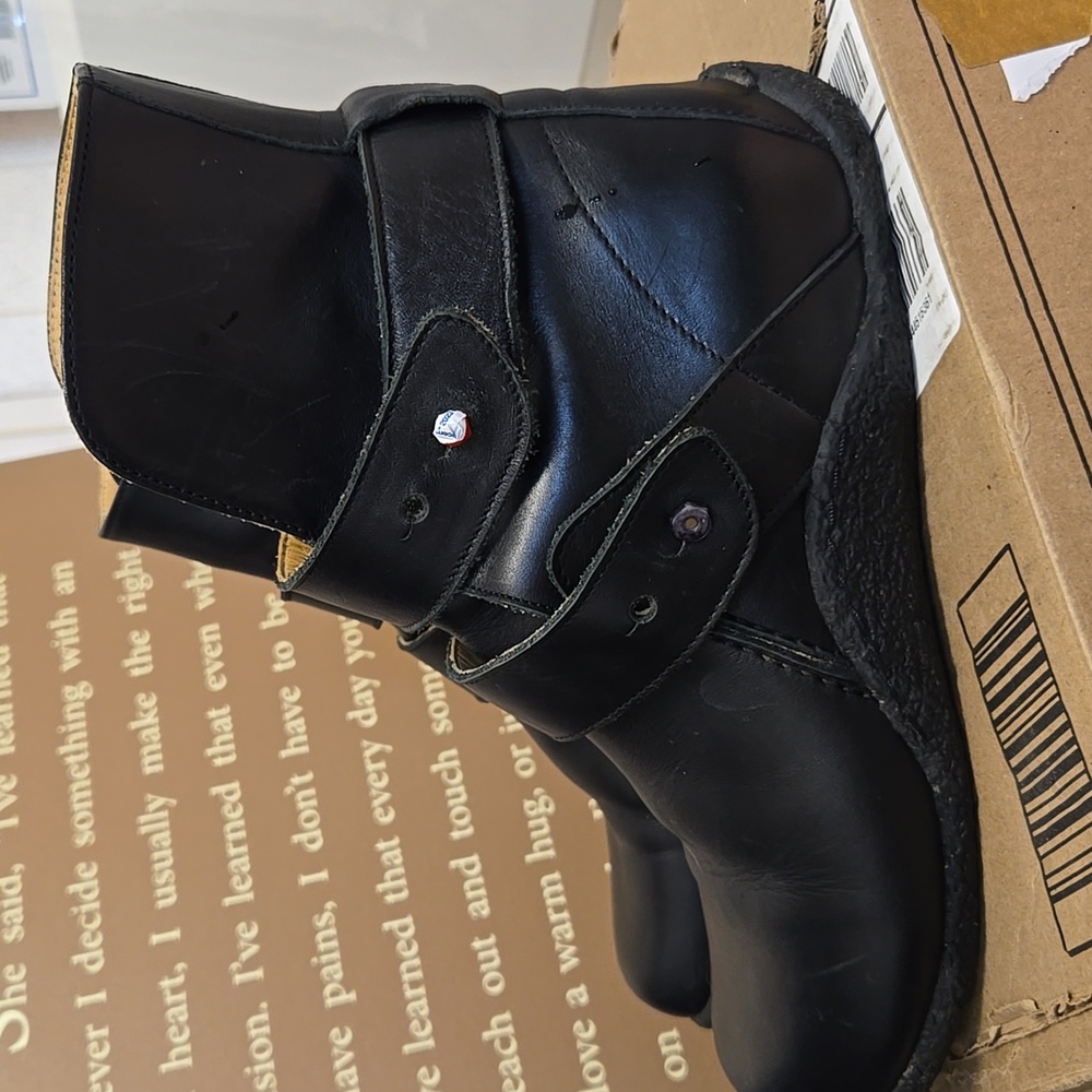 Women's Giraudon Sleek Black Leather Strap Boots - Picture 2 of 9